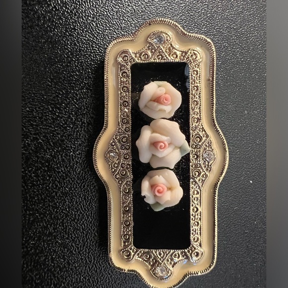 1928 Jewelry - 1928 Triple White Pink Bud Porcelain Rose Victorian Inspired 70's Brooch Pin